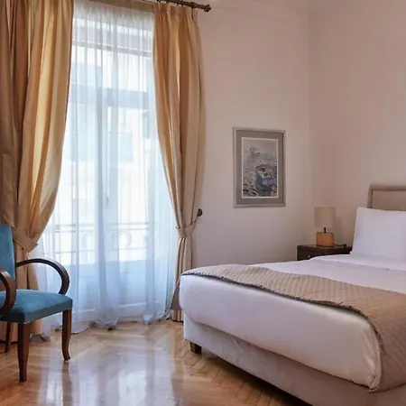 Marvelous In Plaka Daire